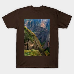 Climbers of the holy rocks - Meteora T-Shirt